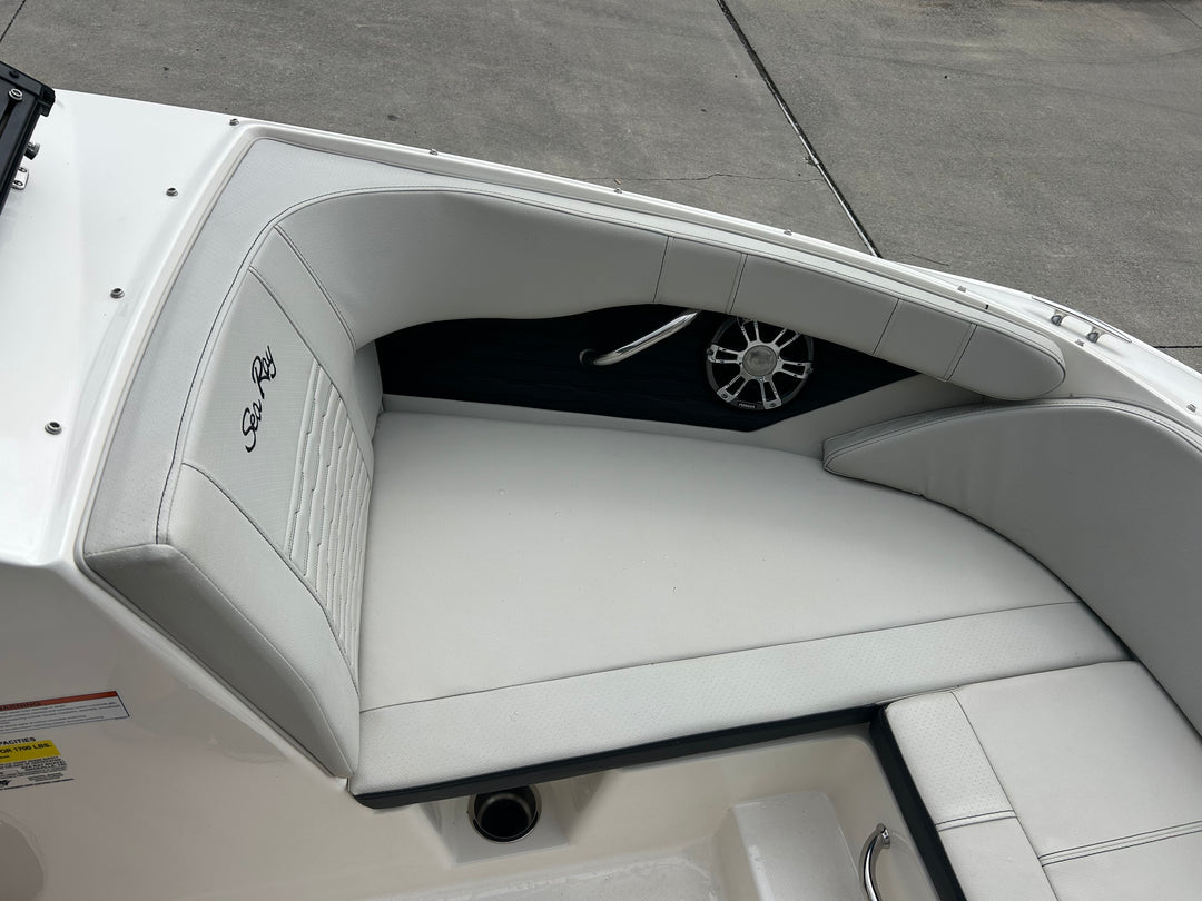 2022 Sea Ray SPX 210