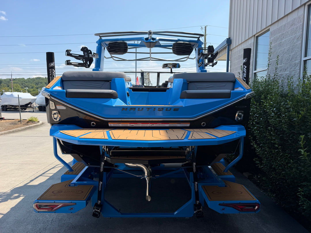 2027 Nautique G23