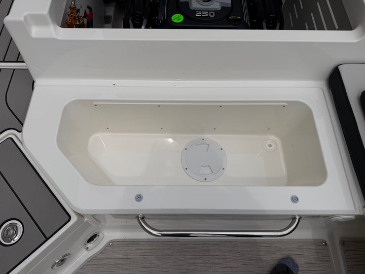 2026 Sea Ray SPX 210