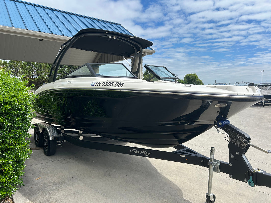 2022 Sea Ray SPX 210
