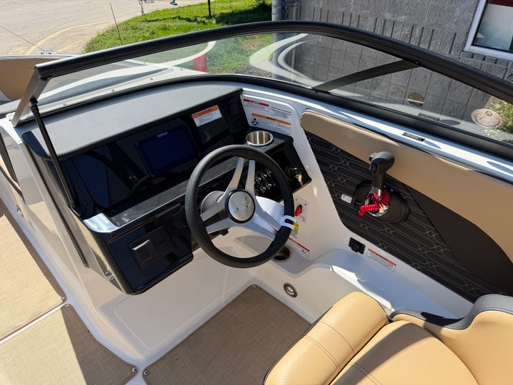 2026 Sea Ray SPX 210