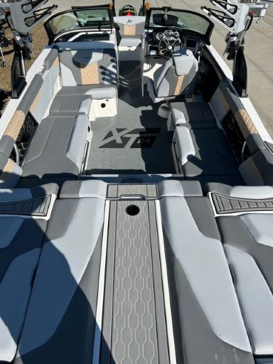 2022 MasterCraft XT24 White