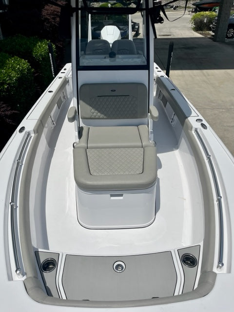 2025 Sportsman 247OE Masters Bay Boat