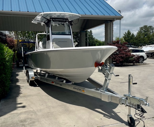 2025 Sportsman 247OE Masters Bay Boat