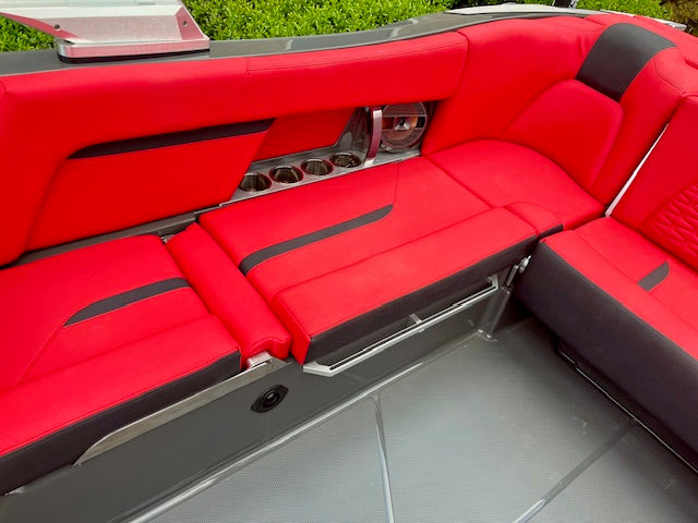 2021 MasterCraft X24