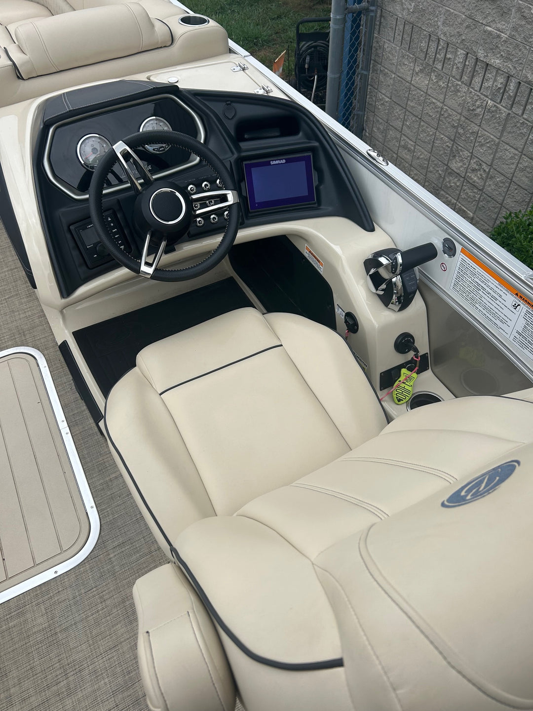 2019 Barletta L25U Tritoon w/ 250hp Mercury